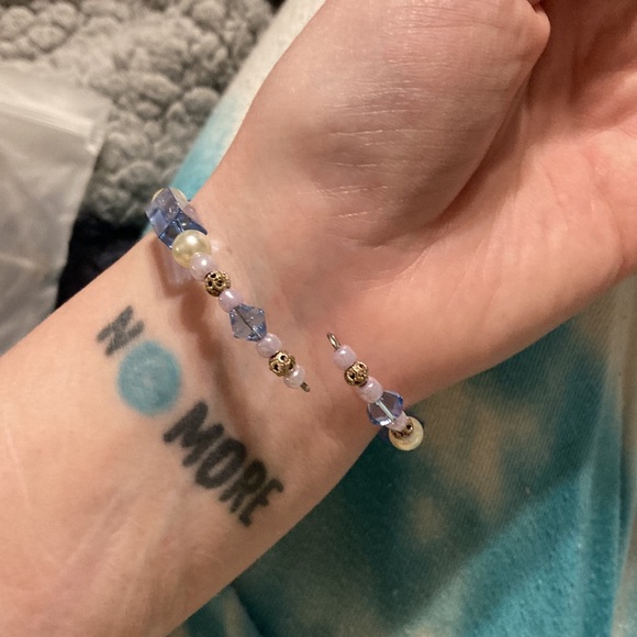 2 Necklace & Bracelet Sets - Picture 6 of 7